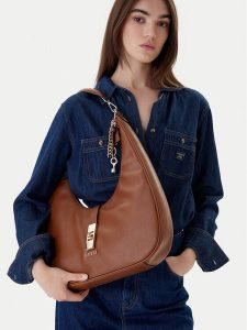 Guess Torebka Brooke HWBG98 97020 Brązowy. Brązowe torebki klasyczne Guess, z aplikacjami, ze skóry, bez dodatków. Za 679,99 zł.