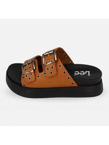 Lee Klapki "Cora" w kolorze jasnobrązowym rozmiar: 39. Brązowe klapki Lee, bez wzorów, z otwartym noskiem, bez obcasa, na platformie. Za 167,67 zł.