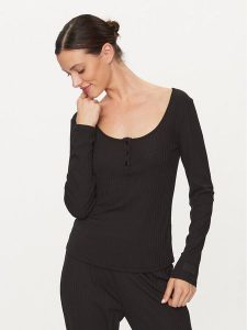 Guess Bluzka O3BP01 KBXB2 Czarny Slim Fit. Czarne bluzki Guess, m, z aplikacjami, z syntetyku, bez kołnierzyka, bez ramiączek. Za 119,99 zł.