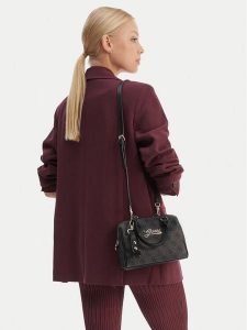 Guess Torebka J6GZ02 WFMF0 Czarny. Czarne kuferki Guess, z aplikacjami, ze skóry, bez dodatków. Za 260,99 zł.