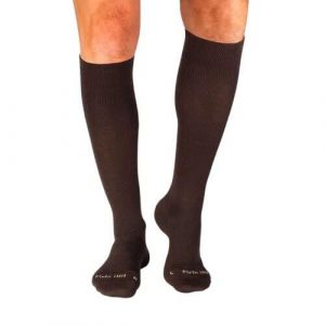 Długie skarpety uciskowe 3/4 z wełny merynosów brązowe. Brązowe skarpetki OEM, bez wzorów, z wełny. W wyprzedaży za 92,32 zł.