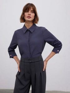 BGN Koszula w kolorze granatowym rozmiar: 38. Niebieskie koszule BGN, bez wzorów, bez kołnierzyka, bez ramiączek. Za 65,99 zł.