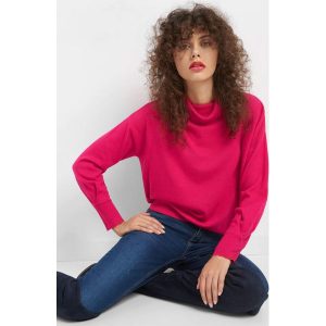 Sweter z kaszmirem i jedwabiem. Czerwone golfy marki Orsay, w jednolite wzory, z dzianiny. W wyprzedaży za 90,00 zł.