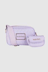 VALENTINO Tłoczona fioletowa torebka z przypinaną saszetką sunny re haversack. Fioletowe nerki i saszetki Valentino by Mario Valentino, bez wzorów, małe, z tłoczeniem, bez dodatków. W wyprzedaży za 359,99 zł.