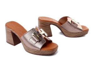 Oh! My Sandals 5635 doya cava, klapki damskie. Żółte klapki Oh My Sandals, bez wzorów, ze skóry, bez obcasa. Za 339,90 zł.