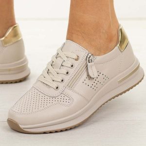 Beżowe skórzane półbuty damskie Vinceza 102650. Brązowe półbuty VINCEZA, na jesień, w ażurowe wzory, z jeansu, bez obcasa, na płaskiej podeszwie, bez zapięcia. Za 239,00 zł.