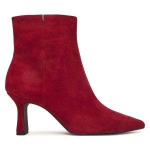 Botki Tamaris. Czerwone botki Tamaris, bez wzorów, bez obcasa, na słupku, bez zapięcia. Za 389,99 zł.