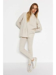 Trendyol 2-częściowy zestaw w kolorze kremowym rozmiar: L. Brązowe golfy Trendyol, bez wzorów. Za 113,63 zł.