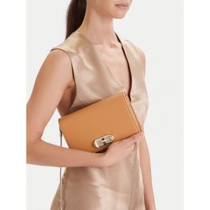 Torebka Nine West. Brązowe torebki klasyczne Nine West, bez wzorów, bez dodatków. Za 219,99 zł.