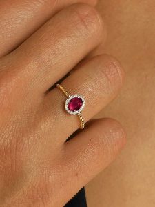 OR Carats Złoty pierścionek z diamentem i kamieniem szlachetnym rozmiar: 52. Czerwone pierścionki OR Carats, z diamentem, złote. Za 724,78 zł.