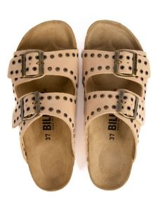 Billowy Skórzane klapki w kolorze jasnoróżowym rozmiar: 36. Różowe klapki Billowy, bez wzorów, z otwartym noskiem, bez obcasa. Za 173,99 zł.