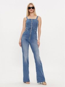 Guess Kombinezon Mariposa W4GD0O D5B42 Niebieski Regular Fit. Niebieskie kombinezony Guess, z aplikacjami, z bawełny, bez kołnierzyka, bez ramiączek. Za 399,99 zł.