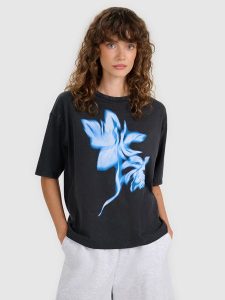 4F T-shirt oversize z nadrukiem damski - czarny M. Czarne t-shirty 4f, m, bez wzorów, z bawełny, bez kołnierzyka, bez ramiączek. Za 69,99 zł.