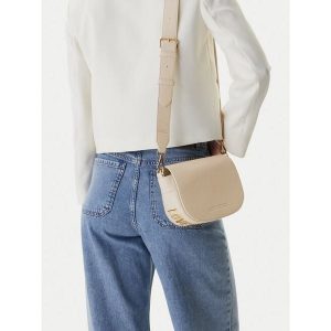 Torebka LOVE MOSCHINO. Białe torebki klasyczne LOVE MOSCHINO, bez wzorów, bez dodatków. Za 673,99 zł.