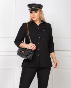 Elegancka czarna długa zapinana koszula z rękawem 3/4 PLUS SIZE XXL. Czarne koszule Nasi partnerzy, plus size, bez wzorów, z poliesteru, bez kołnierzyka, plus size, bez ramiączek. Za 199,90 zł.