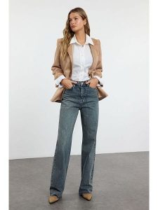 Trendyol Dżinsy - Comfort fit - w kolorze niebieskim rozmiar: 36. Niebieskie jeansy Trendyol, bez wzorów, z podwyższonym stanem. Za 97,95 zł.