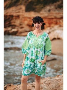 Isla Bonita by SIGRIS Sukienka w kolorze zielonym rozmiar: L. Zielone sukienki Isla Bonita by SIGRIS, l, bez wzorów, z bawełny, bez kołnierzyka, bez ramiączek, midi, rozkloszowane. Za 127,35 zł.