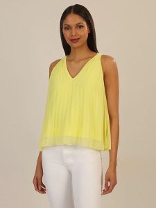 APART Top w kolorze żółtym rozmiar: 38. Żółte topy Apart, bez wzorów, bez kołnierzyka, bez ramiączek. Za 137,10 zł.