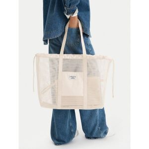 Torebka Guess Jeans. Shopper bag Guess Jeans, z aplikacjami, z jeansu, bez dodatków. Za 159,99 zł.