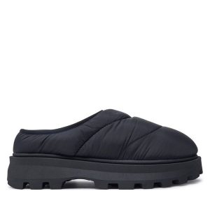 Śniegowce Steve Madden. Czarne buty zimowe Steve Madden, bez obcasa, bez zapięcia. Za 469,99 zł.