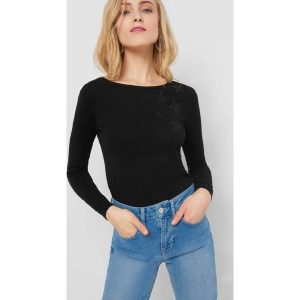 Sweter basic z kryształkami. Swetry klasyczne marki Orsay. W wyprzedaży za 40,00 zł.