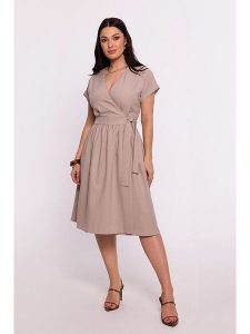 Be Wear Sukienka w kolorze beżowym rozmiar: L. Brązowe sukienki Be Wear, l, bez wzorów, bez kołnierzyka, bez ramiączek, midi, rozkloszowane. Za 162,87 zł.