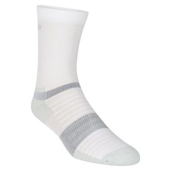 Skarpety do biegania Inov-8 Active High. Białe skarpetki Inov-8, bez wzorów. Za 66,09 zł.