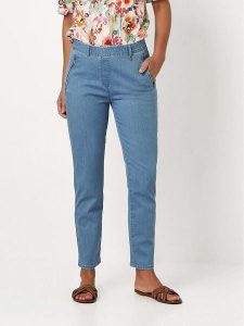 Relaxed by TONI Dżinsy - Slim fit - w kolorze błękitnym rozmiar: W44. Niebieskie jeansy Relaxed by TONI, bez wzorów, z podwyższonym stanem. Za 152,99 zł.