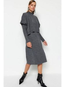 Trendyol Sukienka w kolorze szarym rozmiar: M. Szare sukienki Trendyol, m, bez wzorów, bez kołnierzyka, bez ramiączek, maxi. Za 119,68 zł.