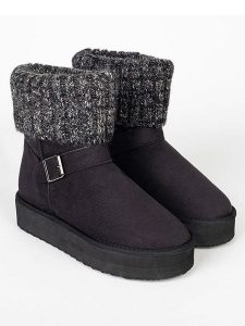 ISLAND BOOT Botki zimowe "Kourtney" w kolorze czarnym rozmiar: 40. Czarne botki Island Boot, na zimę, bez wzorów, bez obcasa, bez zapięcia. Za 162,49 zł.