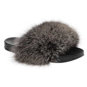 Czarne Klapki Luka-Pelli Damskie Wygodne Buty. Czarne klapki Luka-Pelli, bez wzorów, z syntetyku, bez obcasa, na obcasie. Za 189,00 zł.