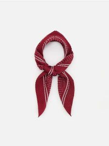 Wzorzysta apaszka - burgundowy. Czerwone apaszki i chusty Reserved, bez wzorów. Za 49,99 zł.