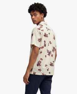 Superdry Koszula Cabana Poolside krótki rękaw z bawełny organicznej. Białe koszule Superdry, xl, bez wzorów, z bawełny, bez kołnierzyka, bez ramiączek. Za 301,95 zł.