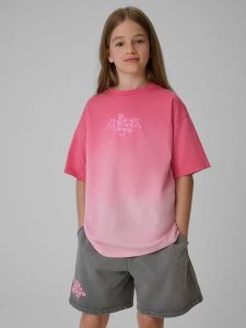 4F T-shirt loose z nadrukiem dziewczęcy - multikolor 134/140 (8-10 lat). Swetry oversize 4f, na lato, s, bez wzorów, z dresówki, bez ramiączek. W wyprzedaży za 39,99 zł.