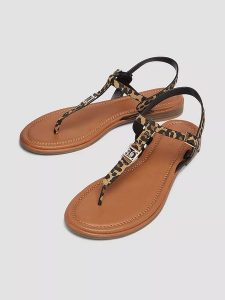 S.Oliver Sandały w kolorze czarno-jasnobrązowym rozmiar: 39. Brązowe sandały s.Oliver, bez wzorów, z otwartym noskiem, bez obcasa, bez zapięcia. Za 136,13 zł.