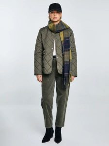 Kurtka damska bomber pikowana khaki Arona 303. Zielone kurtki Big Star, l, bez wzorów, z dzianiny, bez kaptura. Za 329,99 zł.