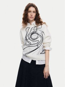 Desigual Sweter Montpellier Lacroix 24WWJF55 Biały Loose Fit. Białe swetry klasyczne Desigual, xl, z bawełny, bez kołnierzyka. Za 332,72 zł.