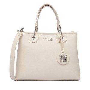Torebka Nine West. Białe kuferki Nine West, bez wzorów, bez dodatków. Za 249,99 zł.