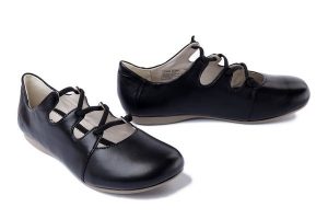 JOSEF SEIBEL 87204 971 600 Fiona 04 DS. schwarz, półbuty damskie. Czarne półbuty Josef Seibel, na lato, bez wzorów, ze skóry, bez obcasa, bez zapięcia. Za 300,93 zł.