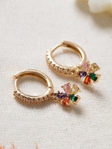 Lodie Silver Pozłacane kolczyki-kreole z cyrkoniami rozmiar: onesize. Szare kolczyki Lodie Silver, z cyrkonią, metalowe. Za 39,99 zł.