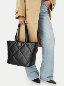 Nine West Torebka CEO-IVORY LANE-LDA9198 Czarny. Czarne torebki klasyczne Nine West, bez wzorów, ze skóry, bez dodatków. Za 279,99 zł.