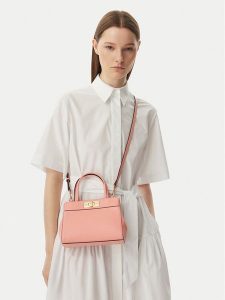 Tommy Hilfiger Torebka Th Modern Mini Satchel AW0AW18726 Różowy jasny. Czerwone torebki klasyczne TOMMY HILFIGER, bez wzorów, ze skóry, bez dodatków. Za 569,99 zł.