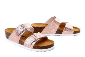 DR. BRINKMANN 700570-42 rosa, klapki damskie. Czerwone klapki Dr. Brinkmann, bez wzorów, bez obcasa, na koturnie. Za 153,93 zł.