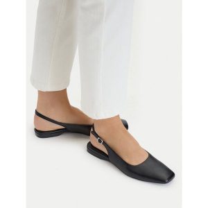 Baleriny Vagabond Shoemakers. Czarne balerinki Vagabond Shoemakers, bez wzorów, bez obcasa, bez zapięcia. Za 276,99 zł.