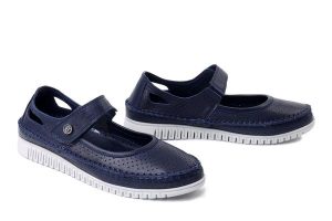 MANITU 840156-05 blau, półbuty damskie. Niebieskie półbuty Manitu, na lato, bez wzorów, ze skóry, bez obcasa, bez zapięcia. Za 229,42 zł.