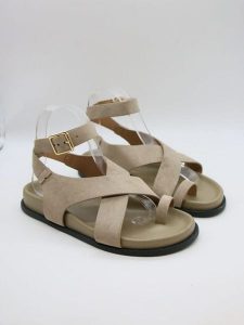 Bellucci Sandały w kolorze khaki rozmiar: 38. Brązowe sandały Bellucci, bez wzorów, z otwartym noskiem, bez obcasa, bez zapięcia. Za 86,99 zł.