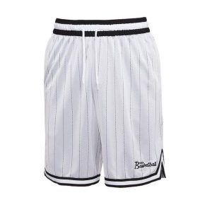 Spodenki sportowe Nike DNA Shorts Seasonal. Białe spodenki sportowe Nike, bez wzorów, sportowe. Za 161,00 zł.