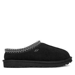 Śniegowce Ugg. Czarne buty zimowe Ugg, bez obcasa, bez zapięcia. Za 619,99 zł.