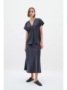 InWear Bluzka w kolorze granatowym rozmiar: 46. Niebieskie bluzki InWear, bez wzorów, bez kołnierzyka, bez ramiączek. Za 79,03 zł.