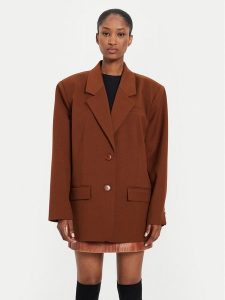 Gestuz Marynarka Paula 10909665 Brązowy Regular Fit. Brązowe marynarki i żakiety Gestuz, bez wzorów, z syntetyku. Za 589,00 zł.